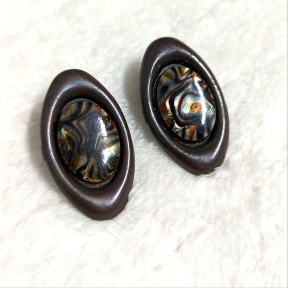 Vintage Treska Oblong Bronze/Grey Tone Metal and Faux Abalone Pierced Earrings - Picture 4 of 8